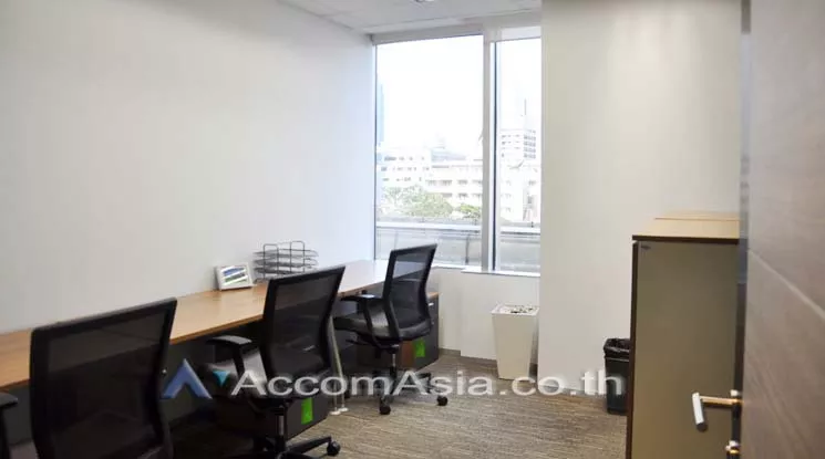 12  Office Space For Rent in Ploenchit ,Bangkok BTS Ploenchit at Q House Ploenchit Service Office AA10287